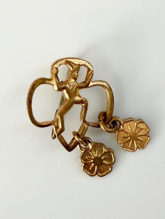 Girl Scouts Jewelry - Vintage Girls Scouts Brownie Gold Tone Dangle Pin Brooch
